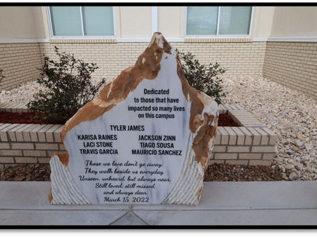 USW Unveils Memorial Honoring 2022 Golf Team